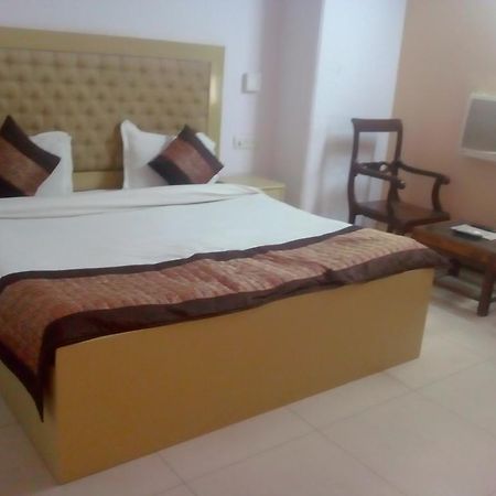 Hotel O Hotel Landmark Inn Delhi  Exterior photo