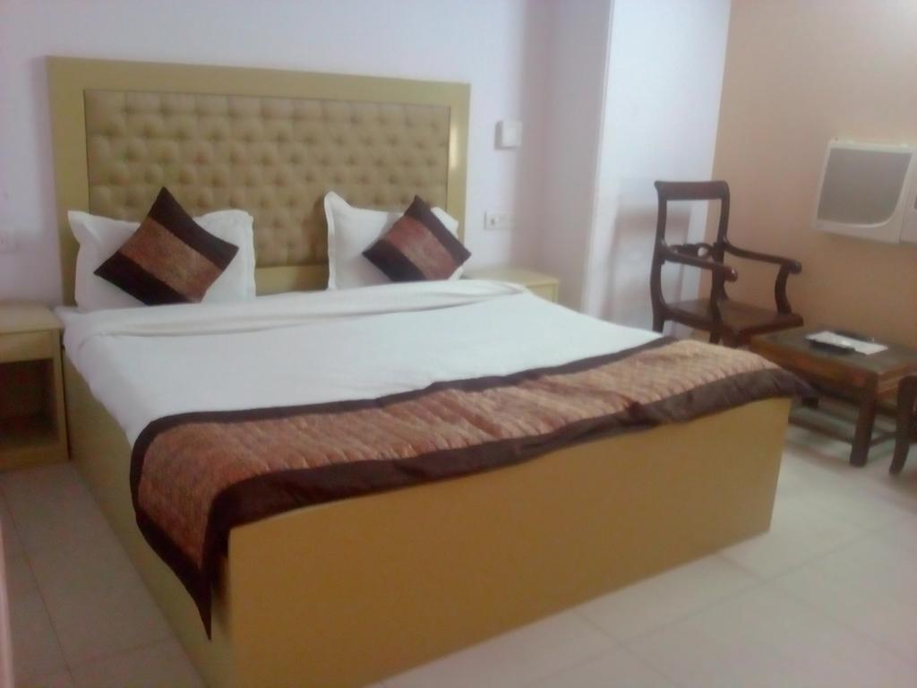 Hotel O Hotel Landmark Inn Delhi  Exterior photo