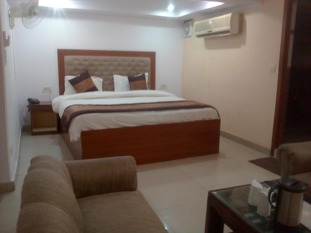Hotel O Hotel Landmark Inn Delhi  Exterior photo